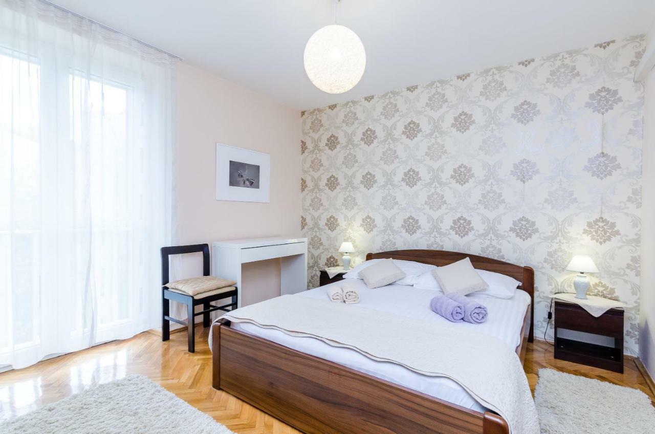 Fiesta Apartment *